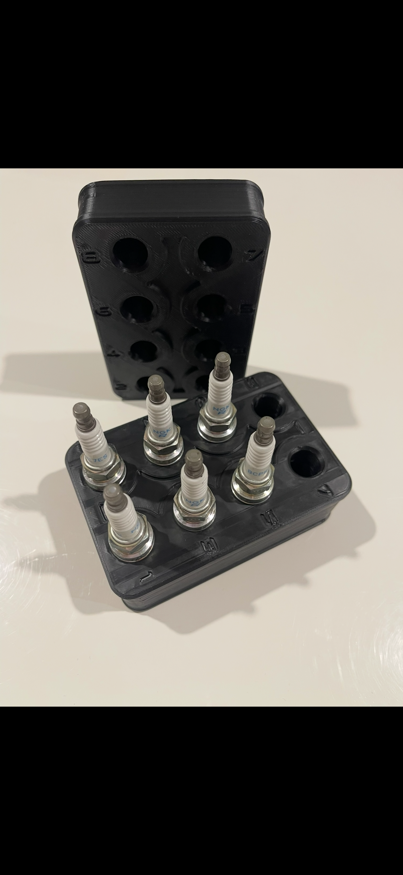 LS Series Engine Spark Plug Holder